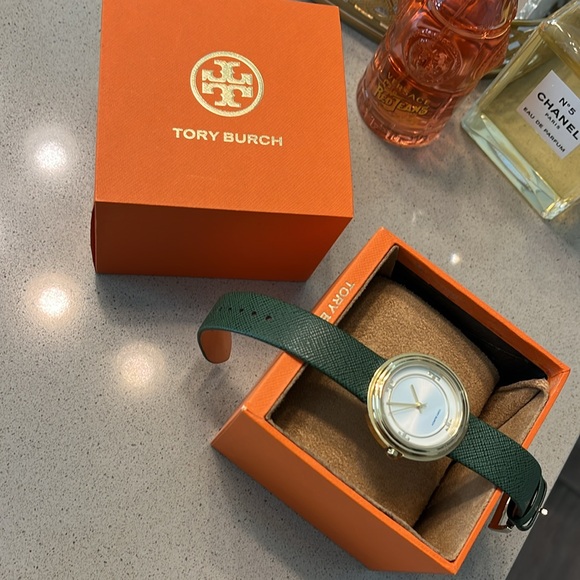 Tory Burch watch - Picture 3 of 7